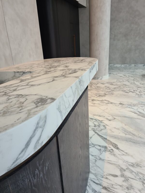 ARABESCATO-VAGLI-EXTRA-HONED-MARBLE-SLAB_FLOOR _ BESPOKE DESK (10)