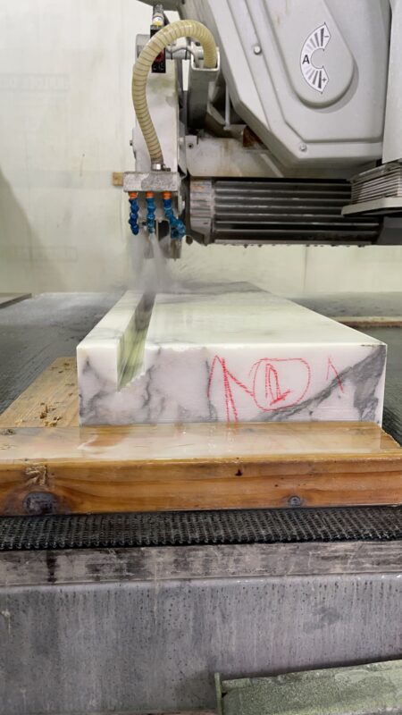 ARABESCATO VAGLI MARBLE COLUMN - MILLING BLOCKS TO RADIUS (1)