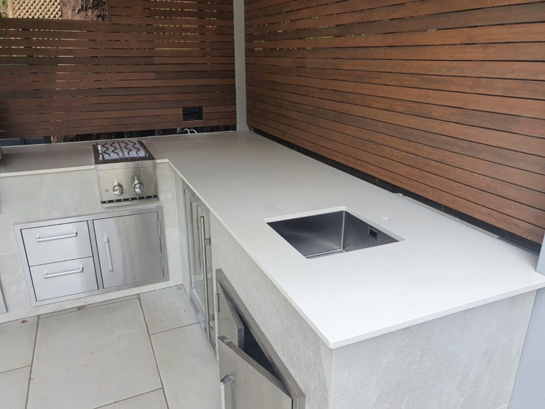 NEOLITH JUST WHITE SILK 20mm_OUTDOOR KITCHEN WORKTOP 2022-05-04 (5)